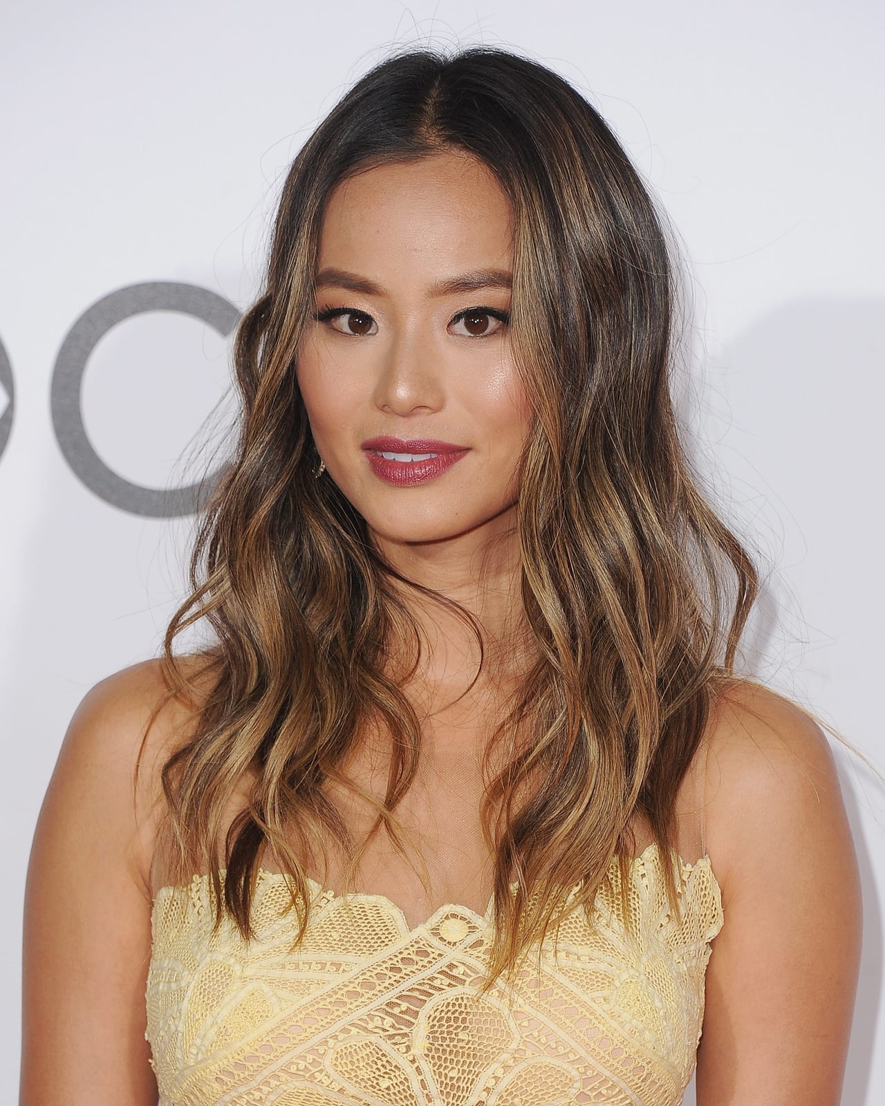 Collarbone Layers Light Brown With Lighter Brown — Simple Light Highlights