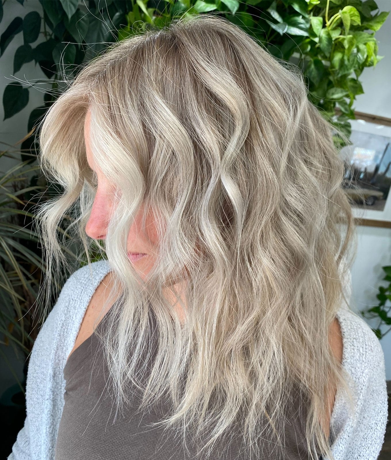 Collarbone Layers Ash Blonde With Lighter Ash — Simple Light Highlights