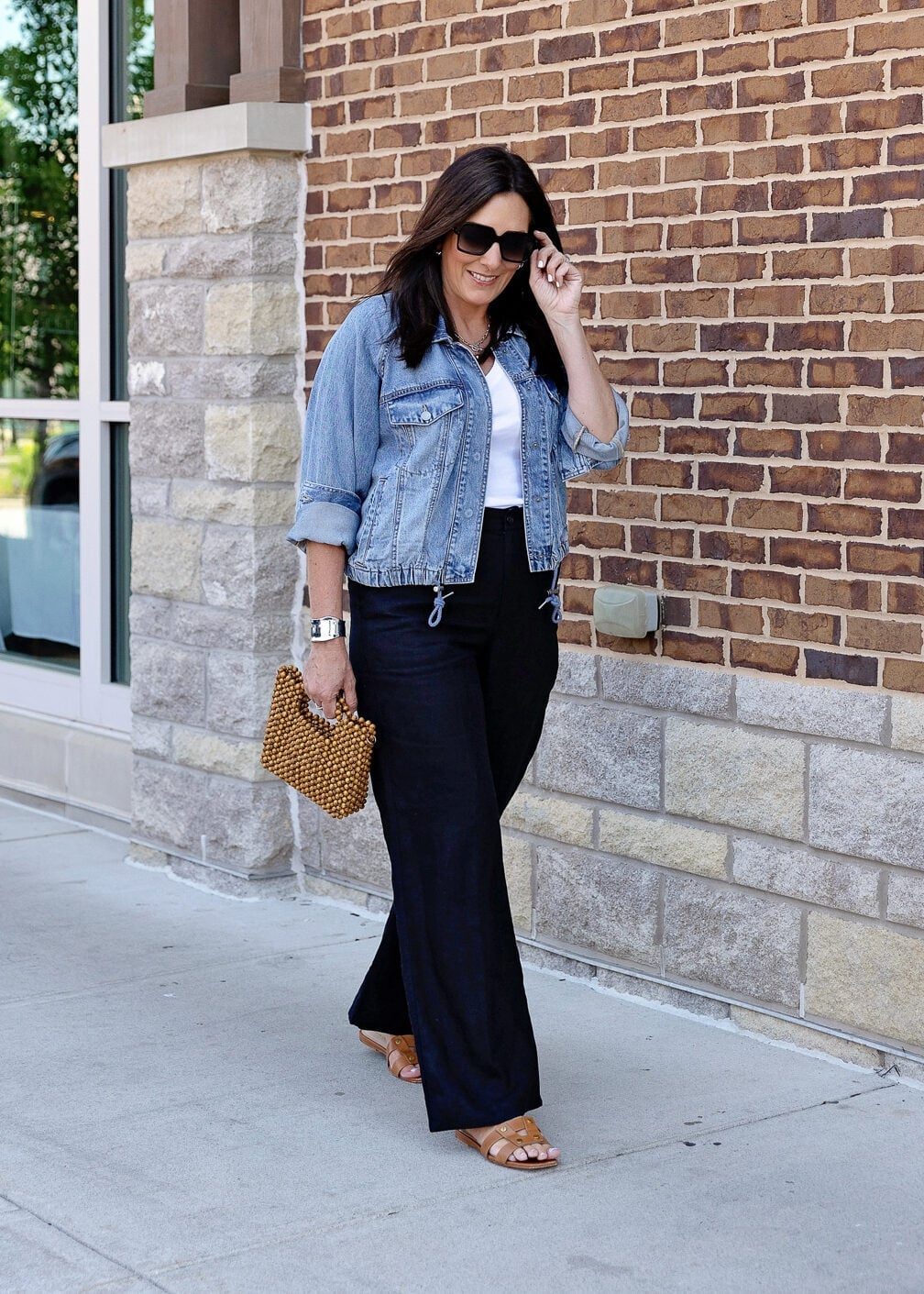 Navy Wide Leg Linen Pants with White T-Shirt and Denim Jacket — Simple Linen Pants Outfits