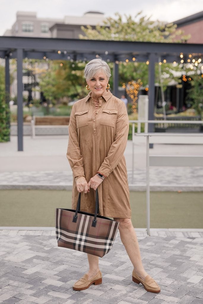 Tan Loafers with Tan Shirt Dress and Plaid Tote Bag Tan Loafers with Tan Shirt Dress and Plaid Tote Bag — Simple Loafer Outfits