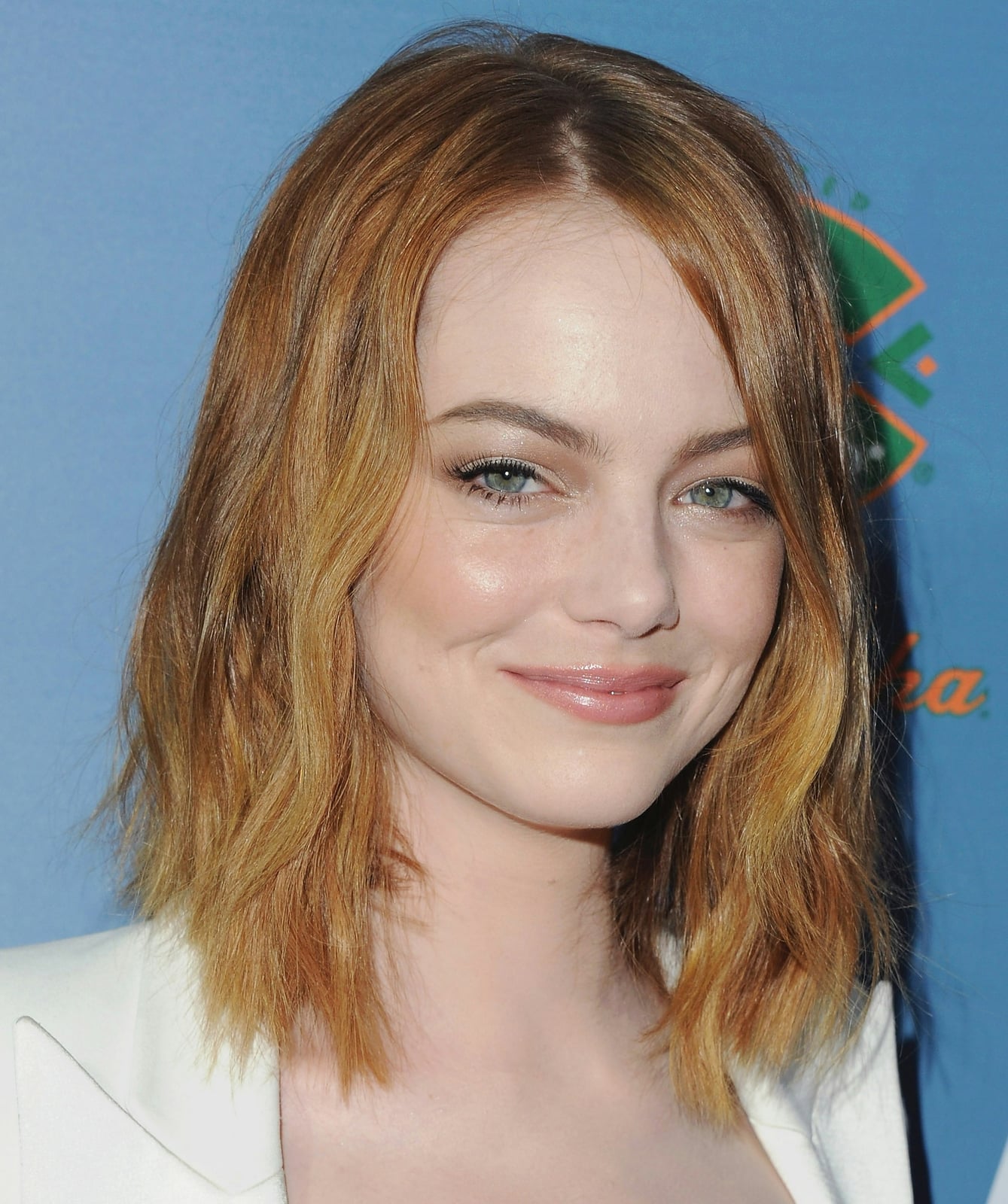 Strawberry Blonde Lob With Side-Swept Bangs Strawberry Blonde Lob With Side-Swept Bangs — Simple Lob Hair