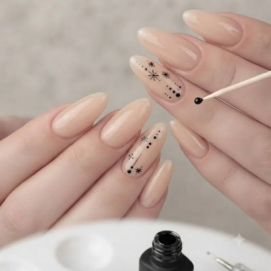 Sheer Nude Minimalist White Line Medium Oval Nails, Glossy Sheer Nude Minimalist White Line Medium Oval Nails, Glossy — Simple Luxury Nails