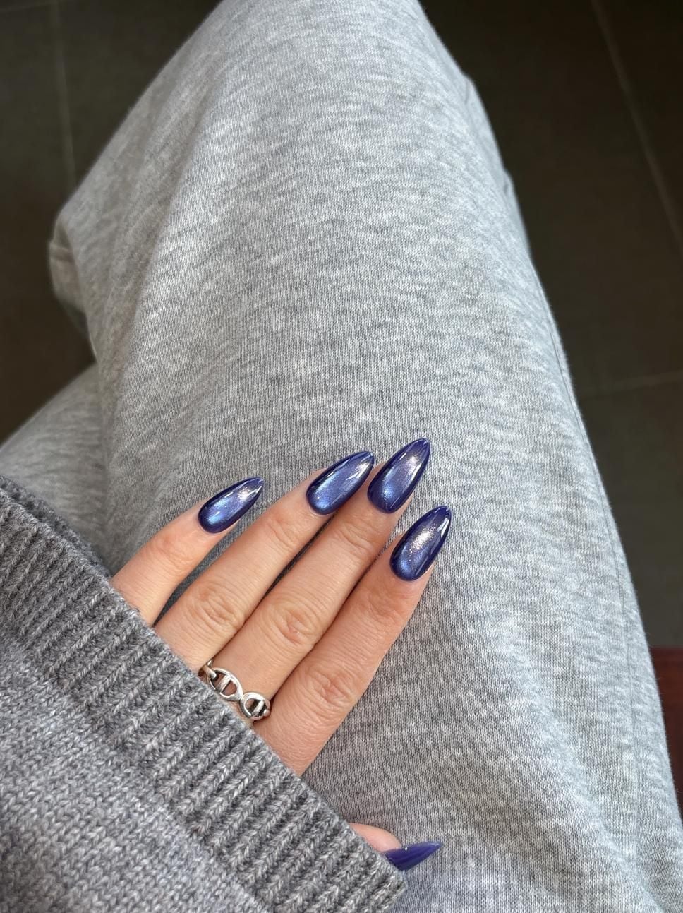 Deep Blue Purple-Blue Shift Cat-Eye Short Almond, Everyday Version Deep Blue Purple-Blue Shift Cat-Eye Short Almond, Everyday Version — Simple Magnetic Nails