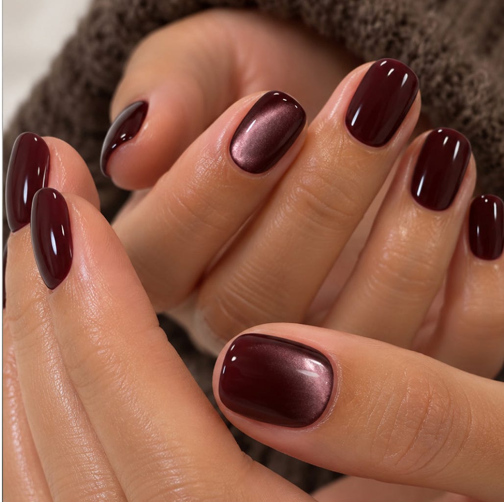 Deep Burgundy Pink-Gold Shift Accent Cat-Eye Short Oval Nails Deep Burgundy Pink-Gold Shift Accent Cat-Eye Short Oval Nails — Simple Magnetic Nails