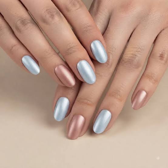 Light Blue With Rose Gold Metallic Accents Light Blue With Rose Gold Metallic Accents — Simple Metallic Nails