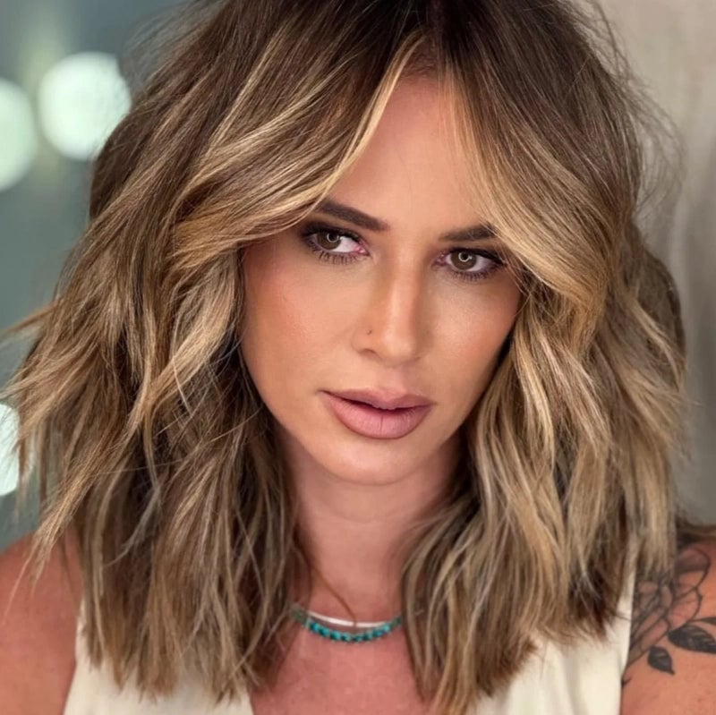 Collarbone Lob With Wavy Layers And Curtain Bangs, Dark Blonde Collarbone Lob With Wavy Layers And Curtain Bangs, Dark Blonde — Simple Middle Part Hair