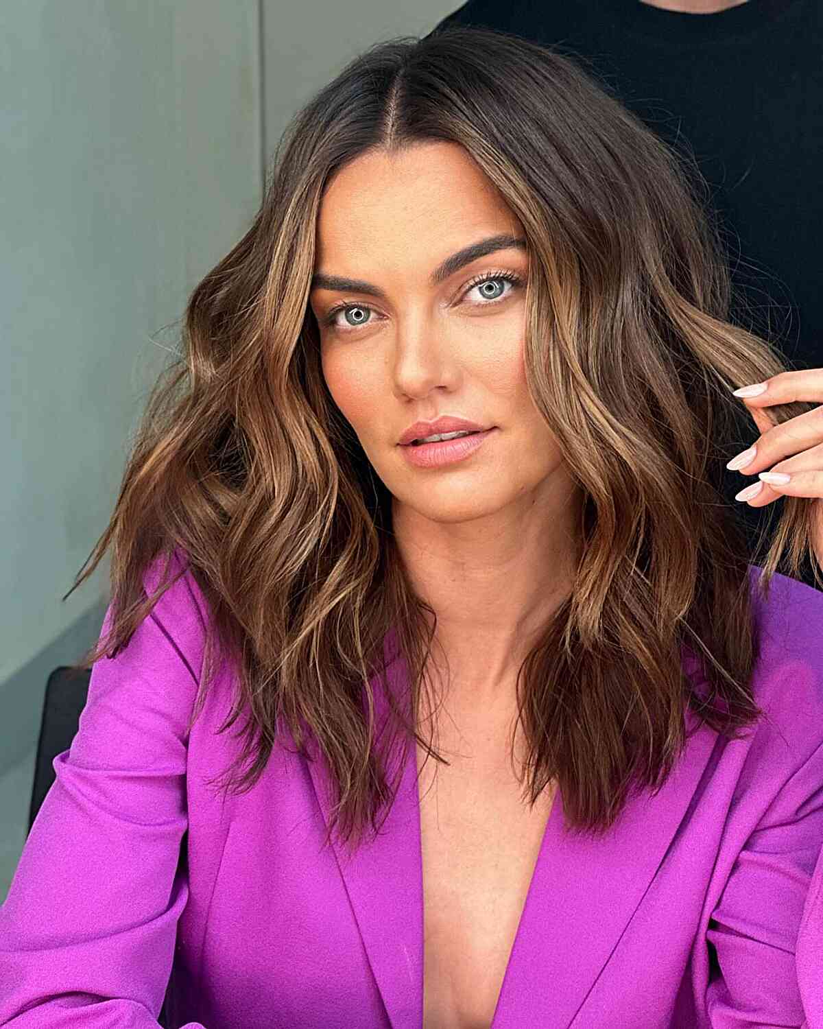 Shoulder Length Waves With Face-Framing Layers Shoulder Length Waves With Face-Framing Layers — Simple Middle Part Hair