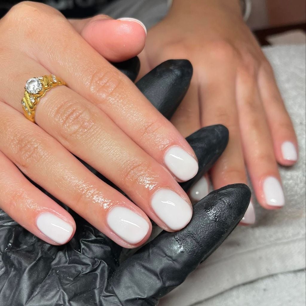 Glossy Milky White Short Oval Nails, Softer Variation Glossy Milky White Short Oval Nails, Softer Variation — Simple Milky White Nails