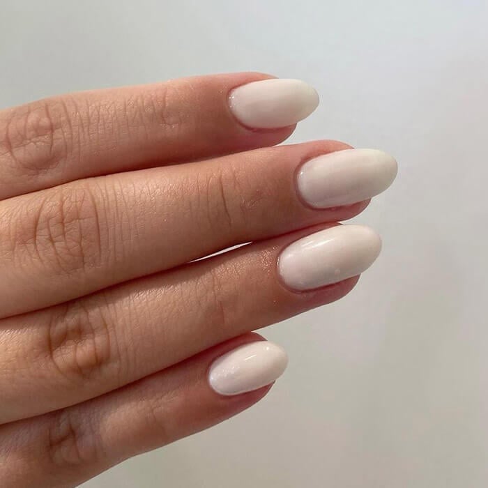 Milky Glaze Short Almond Nails Milky Glaze Short Almond Nails — Simple Milky White Nails
