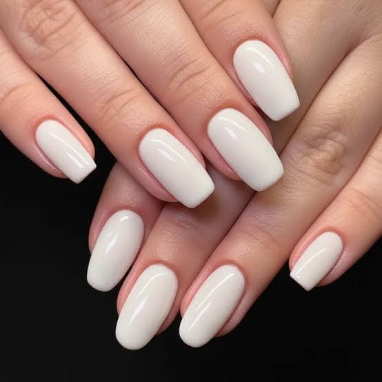 Pearlescent Chrome Long Stiletto Nails Pearlescent Chrome Long Stiletto Nails — Simple Milky White Nails