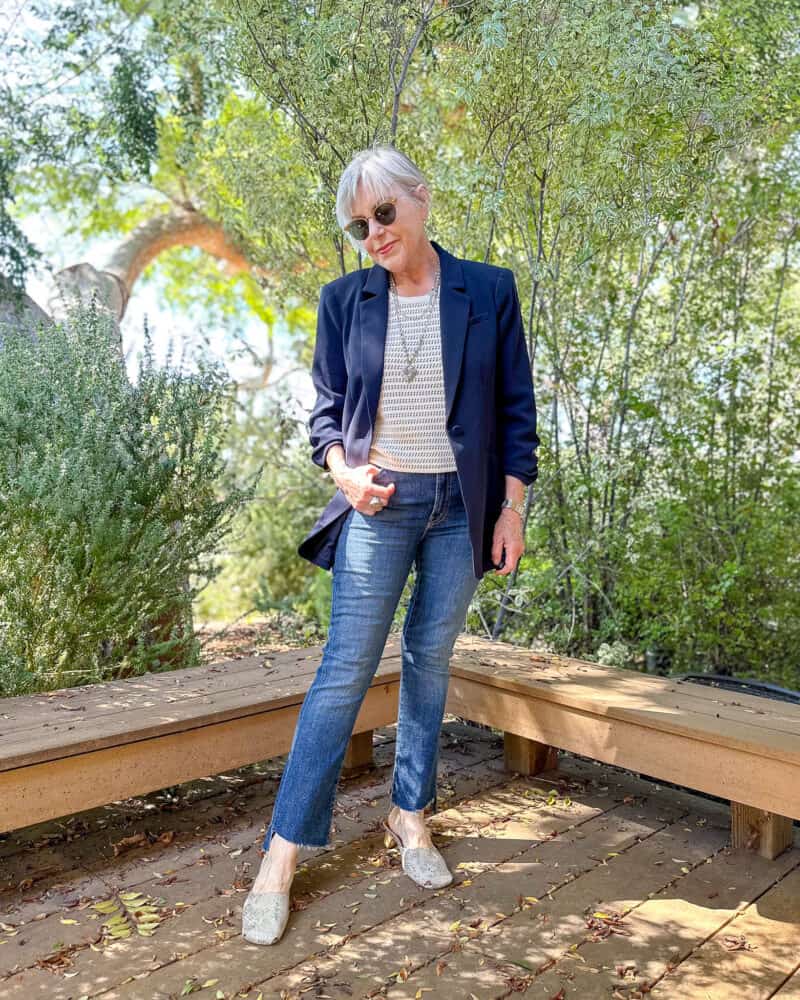 Embellished Mules With Navy Blazer And Jeans, Close-Up Take Embellished Mules With Navy Blazer And Jeans, Close-Up Take — Simple Mules Outfits