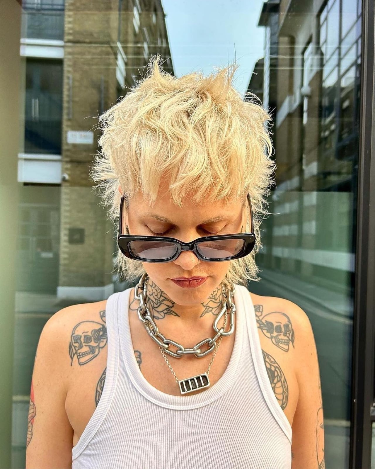 Collarbone Ash Blonde Mullet With Choppy Bangs, Wavy — Simple Mullet Hairstyles