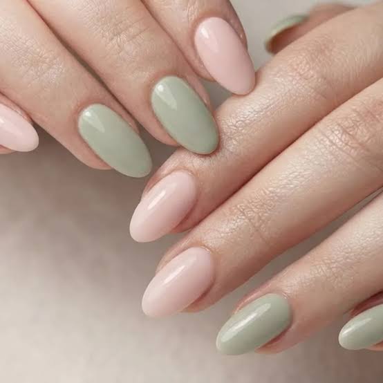 Short Oval Pink Sage Green Color Block Nails — Simple Nail Art Inspo