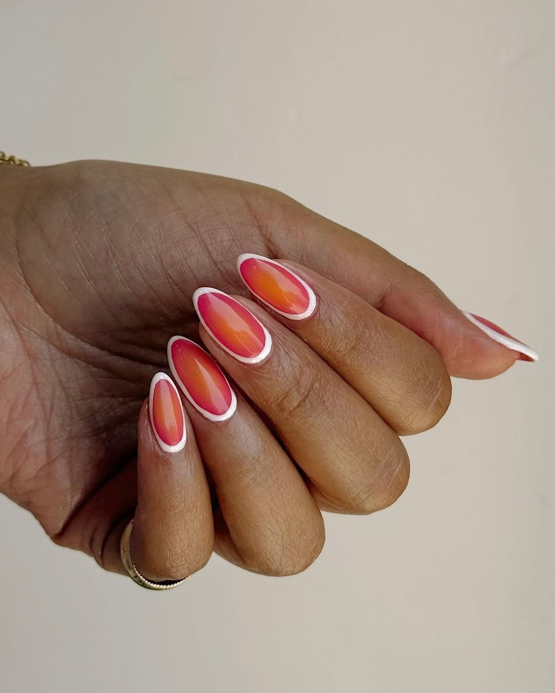 Almond Aura Design Orange Pink White Outline — Simple Nails Almond Inspo