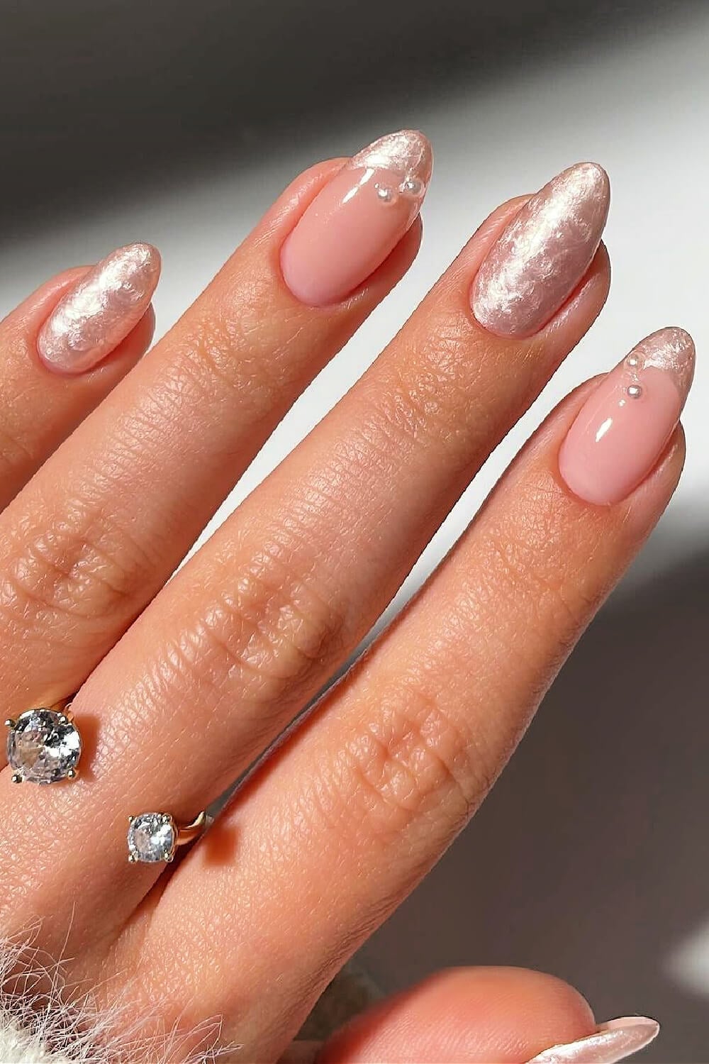Short Oval Pink French with Pearls Short Oval Pink French with Pearls — Simple Nails for Wedding