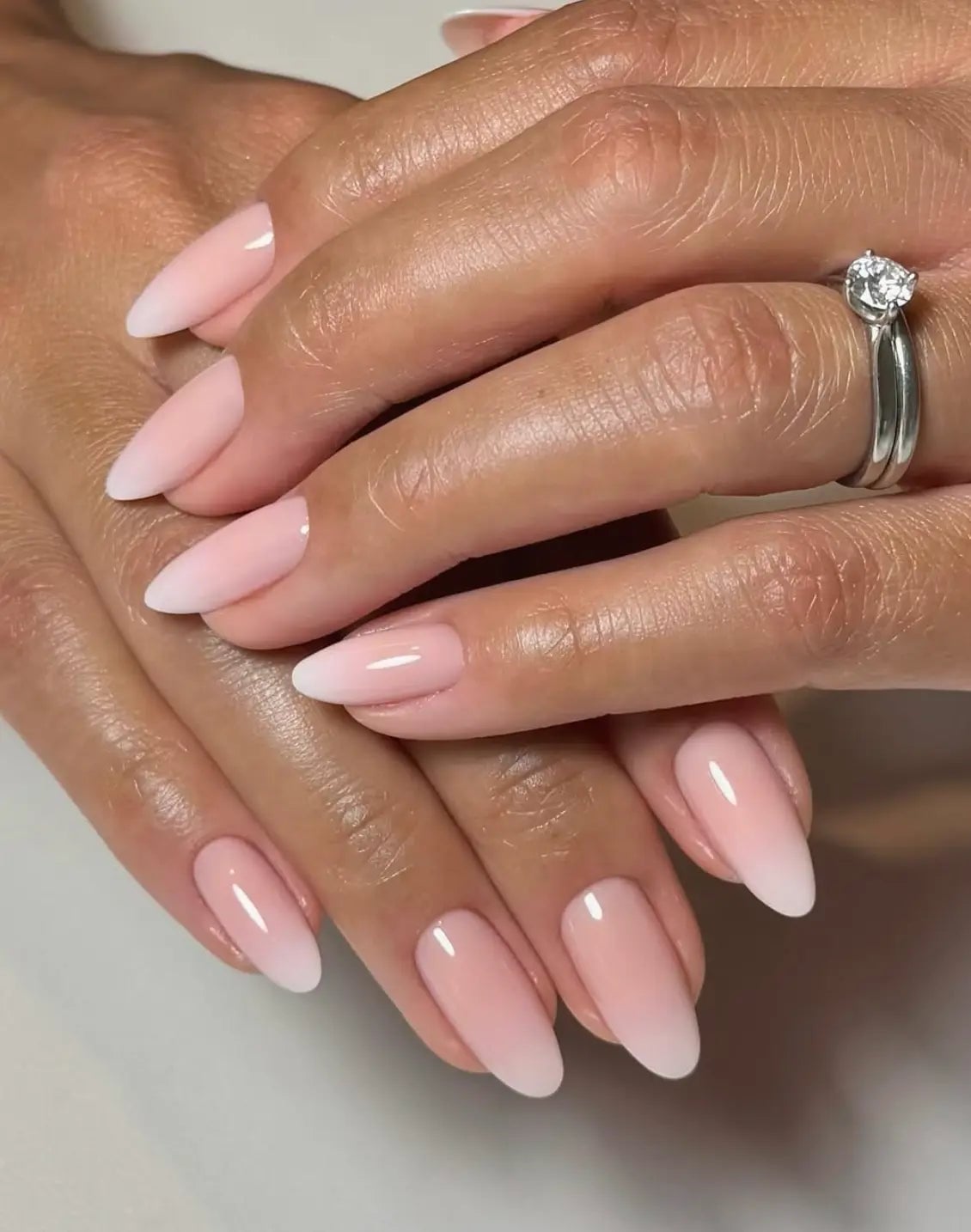 Medium Oval Soft Ombre Gradient Nails Medium Oval Soft Ombre Gradient Nails — Simple Nails for Wedding