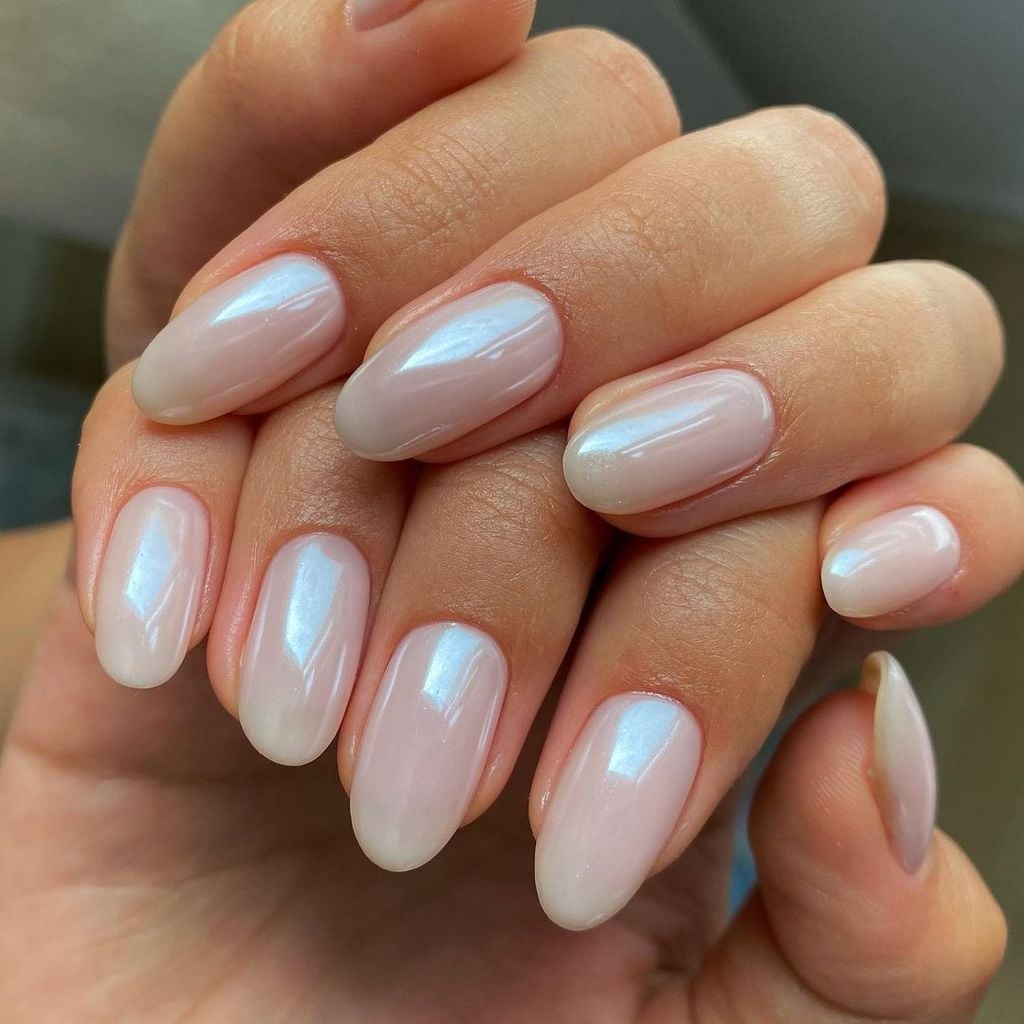 Medium Oval Sheer Nude Lace Art Accent Medium Oval Sheer Nude Lace Art Accent — Simple Nails for Wedding