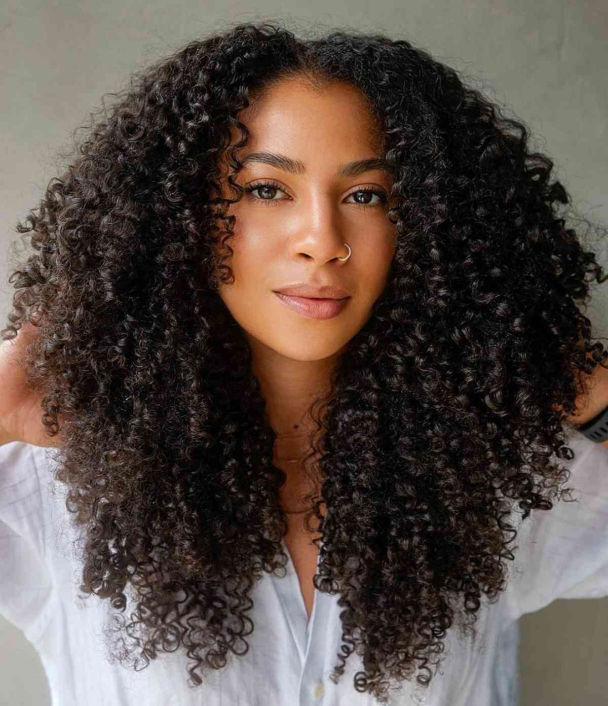 Collarbone Black Natural Curls With Side Part, Close-Up Take Collarbone Black Natural Curls With Side Part, Close-Up Take — Simple Natural Hair Hairstyles