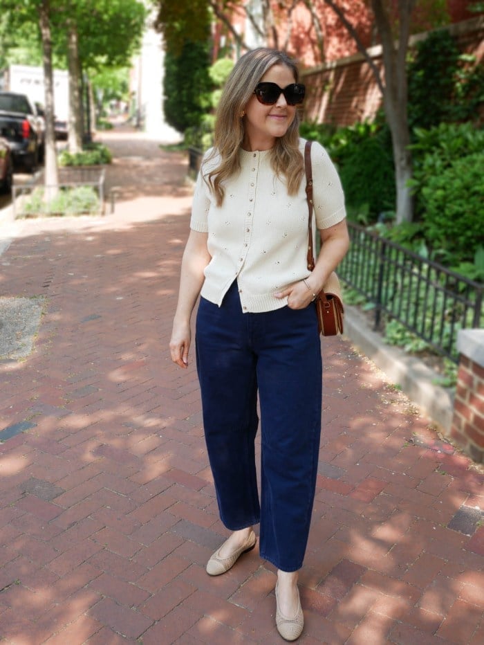 Navy Wide-Leg Pants With Cream Knit Cardigan Navy Wide-Leg Pants With Cream Knit Cardigan — Simple Navy Blue Pants Outfits
