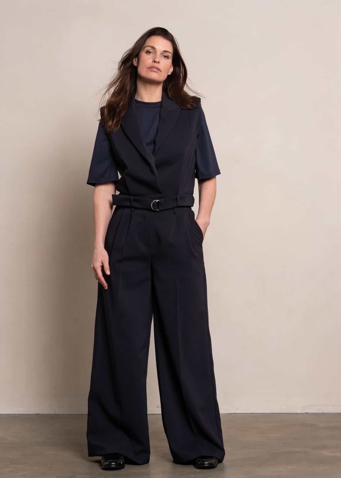 Navy Monochromatic Outfit With Vest Navy Monochromatic Outfit With Vest — Simple Navy Blue Pants Outfits