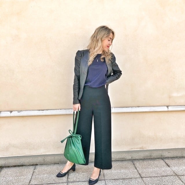 Navy Top and Black Jacket with Wide-Leg Trousers Navy Top and Black Jacket with Wide-Leg Trousers — Simple Negros Outfits