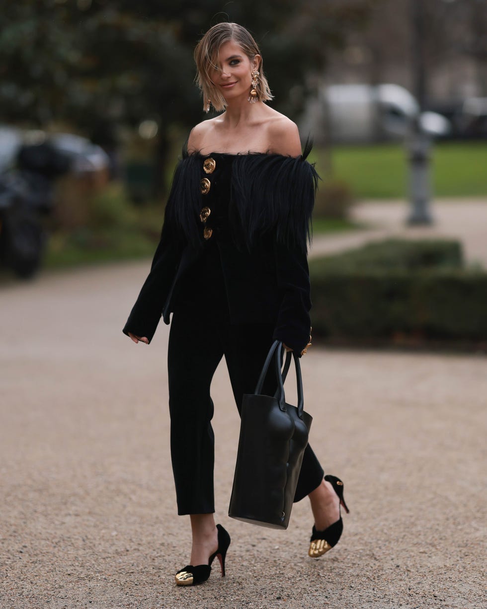 Velvet Off-The-Shoulder Jacket with Fur Trim Velvet Off-The-Shoulder Jacket with Fur Trim — Simple Negros Outfits