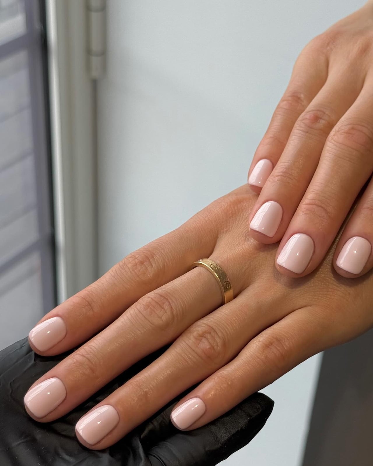 Glossy Soft Neutral Pink Short Rounded Square Nails Glossy Soft Neutral Pink Short Rounded Square Nails — Simple Neutral Nails Colors