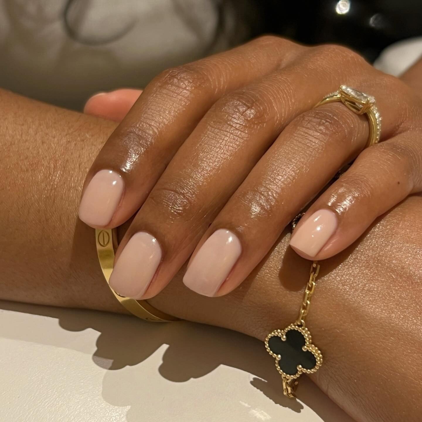 Glossy Light Nude Beige Short Square Nails Glossy Light Nude Beige Short Square Nails — Simple Neutral Nails Colors