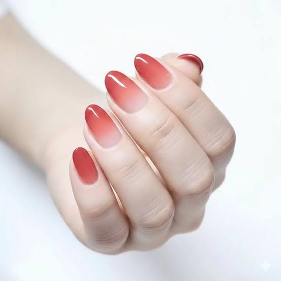 Red to Pale Pink Medium Oval Ombre — Simple Ombre Nails