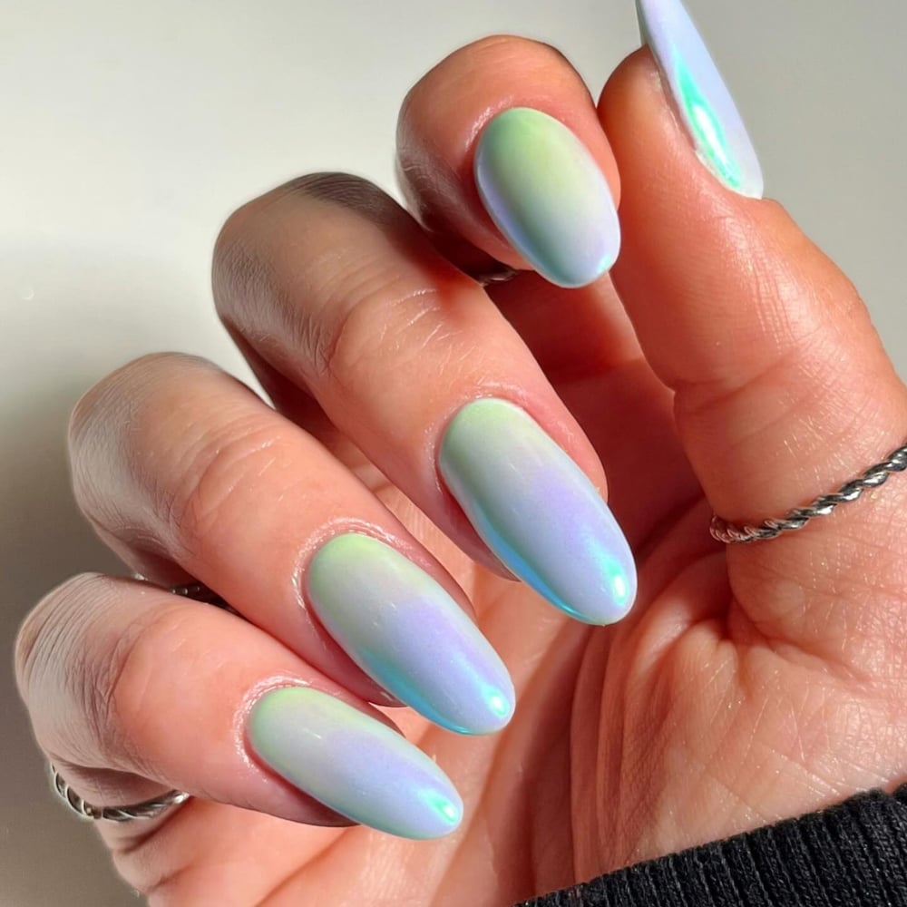 Holographic Chrome Vertical Ombre Oval Nails — Simple Ombre Nails