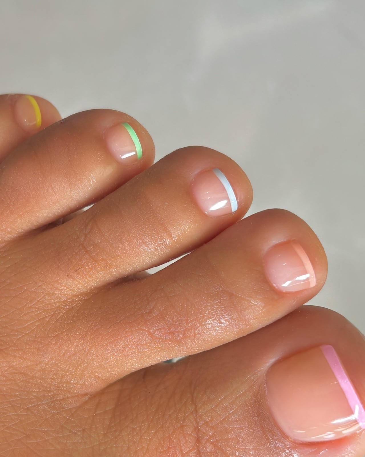 Minimalist Pastel Lines Pedicure Minimalist Pastel Lines Pedicure — Simple Pedicure Nails