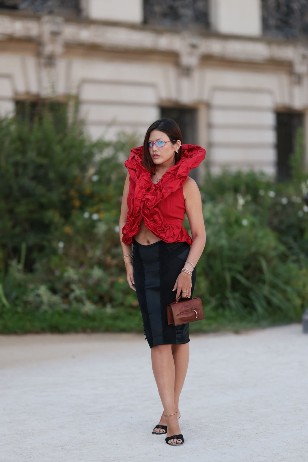 Black Pencil Skirt With Red Ruffled Top — Simple Pencil Skirt Outfits