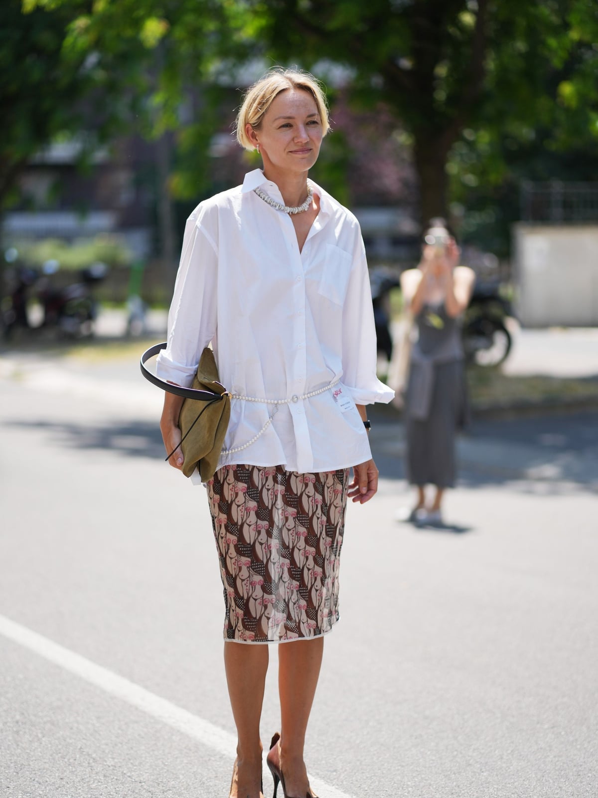 Patterned Pencil Skirt With White Oversized Shirt and Silk Blend — Simple Pencil Skirt Outfits