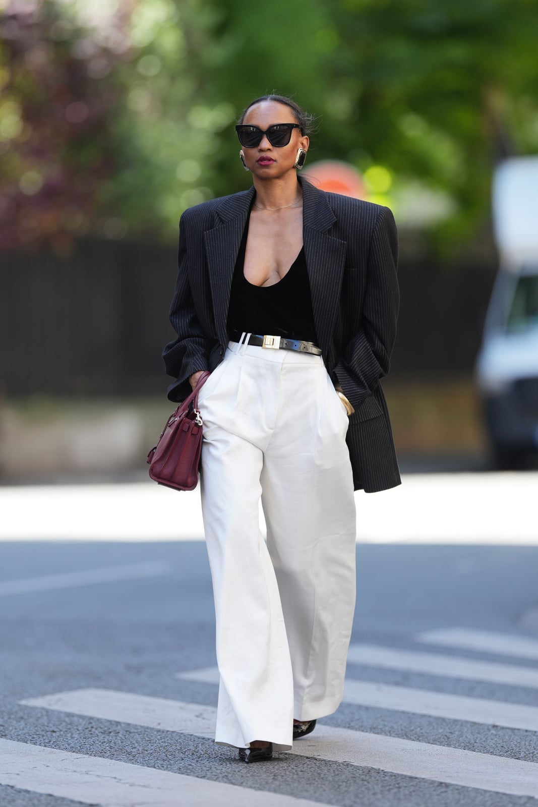 Oversized Blazer and Wide Leg Trousers Outfit Oversized Blazer and Wide Leg Trousers Outfit — Simple Petite Outfits