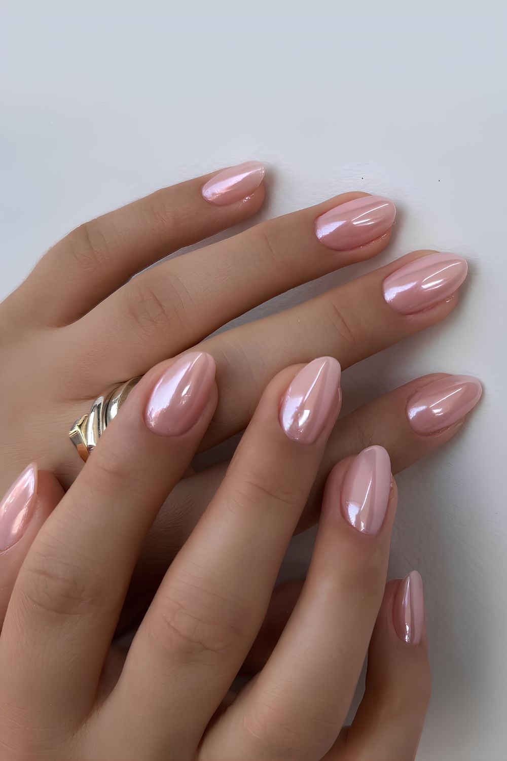 Medium Oval Pearlescent Pink Chrome Medium Oval Pearlescent Pink Chrome — Simple Pink Chrome Nails