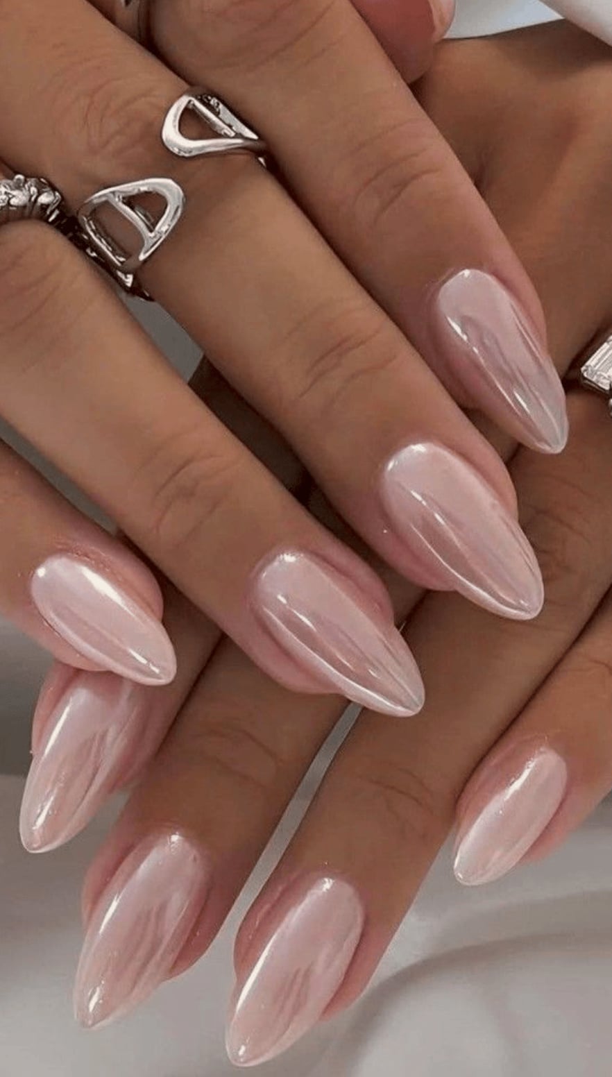Medium Almond Uniform Pale Pink Chrome Medium Almond Uniform Pale Pink Chrome — Simple Pink Chrome Nails