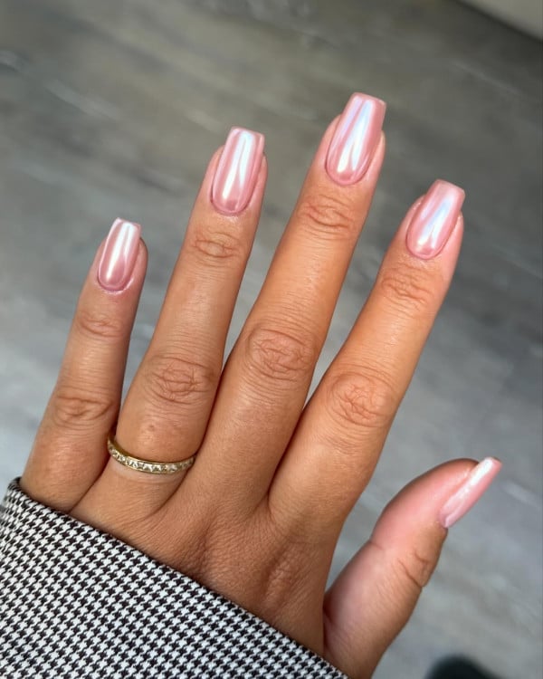 Medium Square Light Pink Chrome Finish Medium Square Light Pink Chrome Finish — Simple Pink Chrome Nails