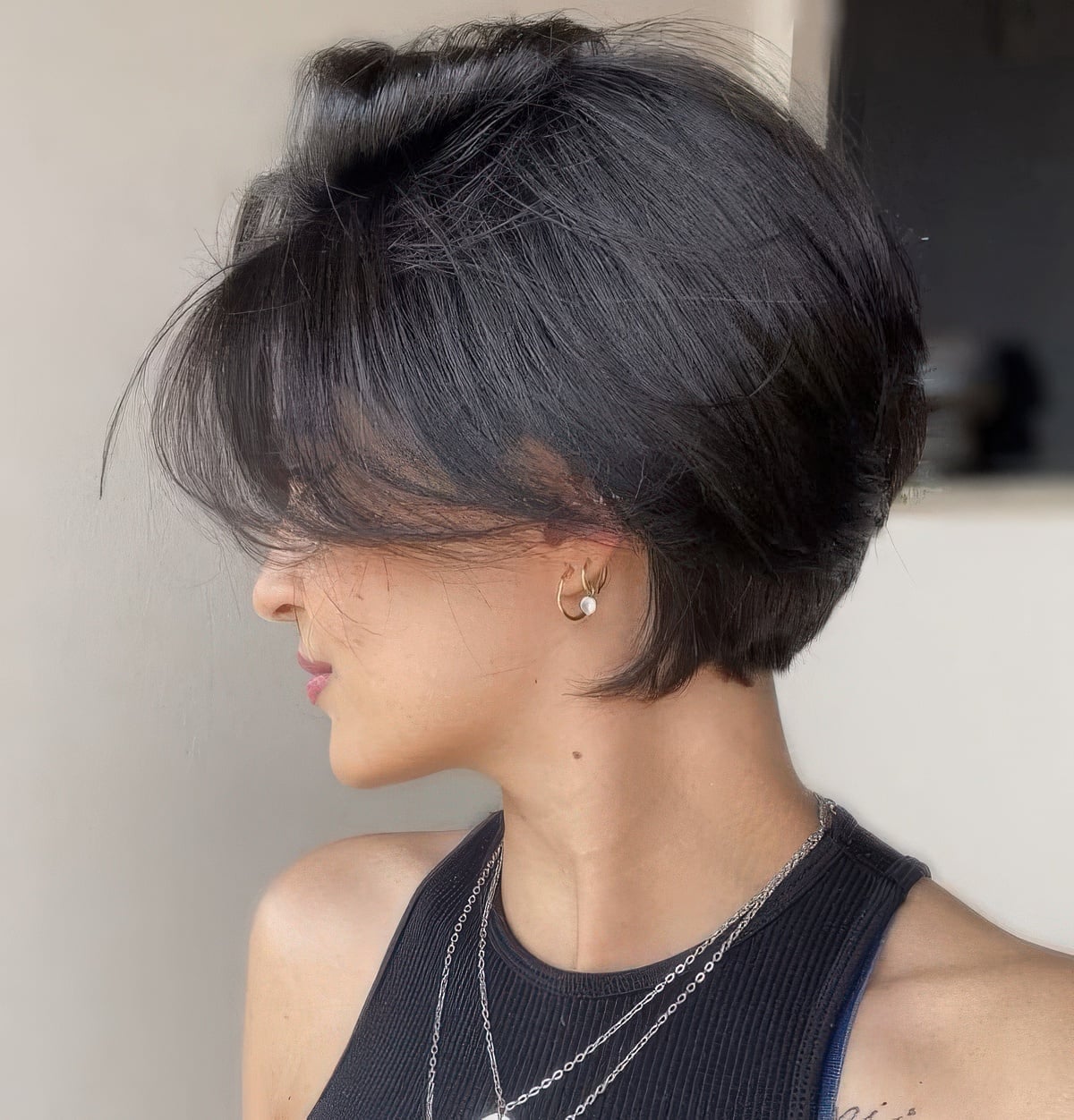 Sharp Ear Length Pixie Bob With Swept Bangs — Simple Pixie Bob