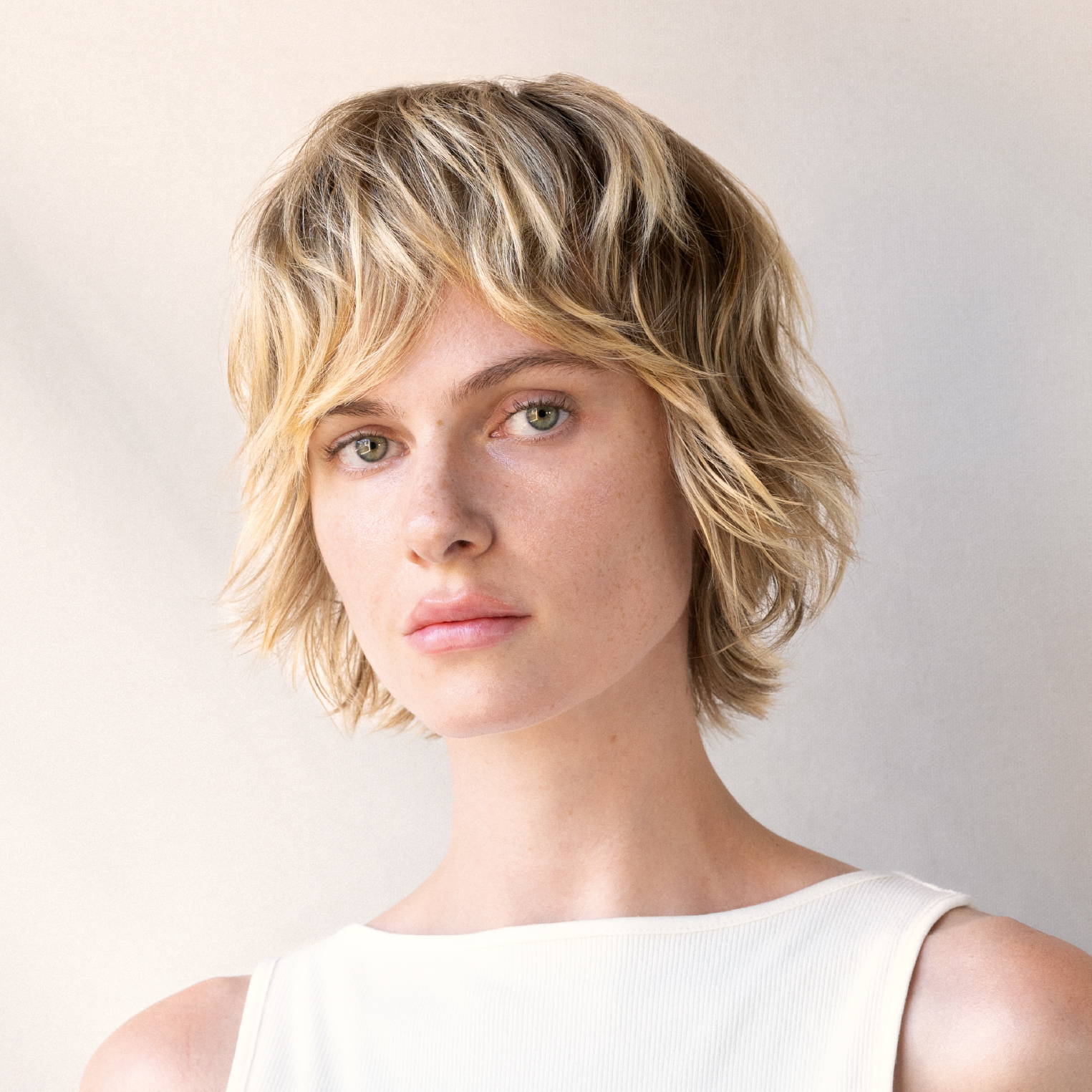 Ash Blonde Shag Bob With Curtain Bangs — Simple Pixie Bob Haircut