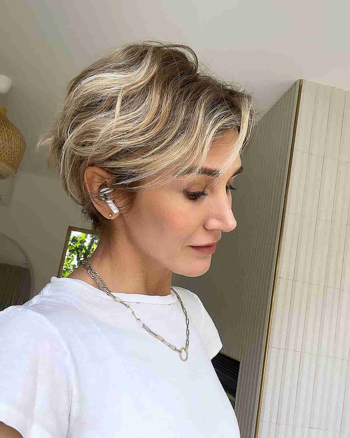 Light Blonde Pixie Bob With Swept-Over Bangs — Simple Pixie Bob Haircut