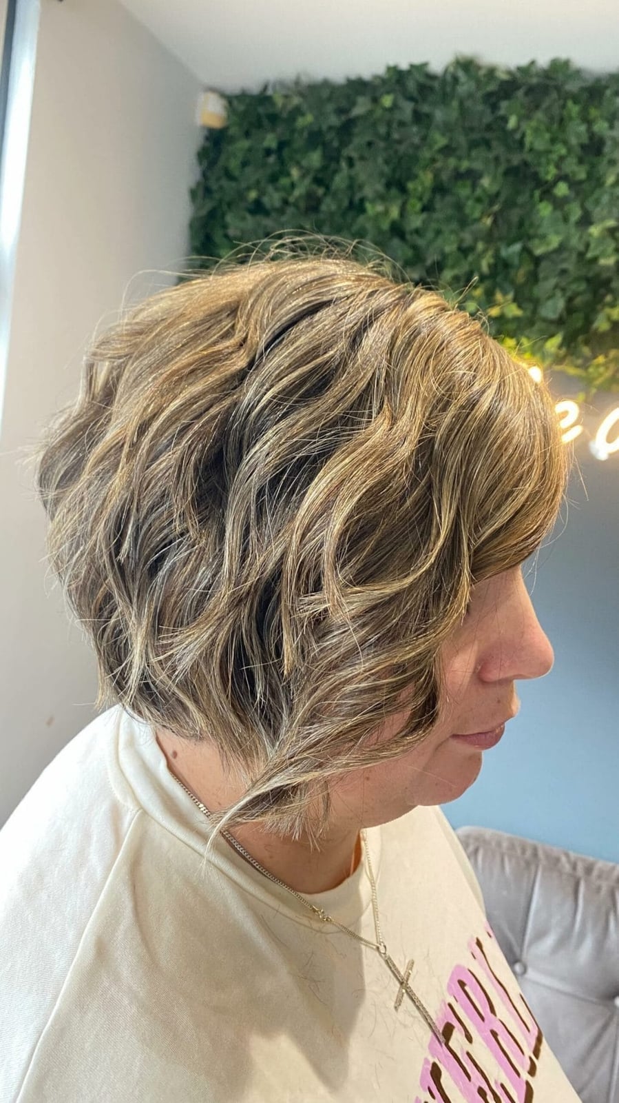 Light Blonde Pixie Bob With Textured Bangs, ухо — Simple Pixie Bob Haircut
