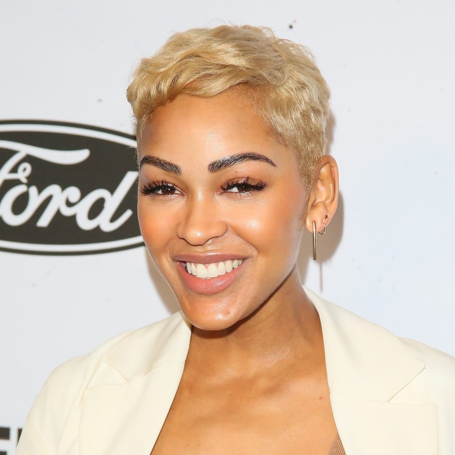 Light Blonde Pixie With Piecey Layers — Simple Pixie Hairstyles