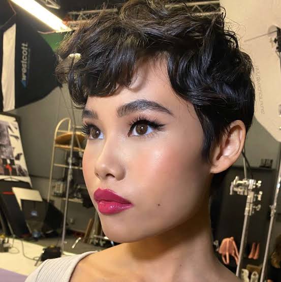 Tousled Pixie With Natural Waves And Curls — Simple Pixie Hairstyles
