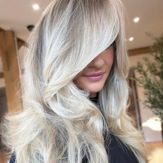 Mid-Back Waves With Balayage Highlights Mid-Back Waves With Balayage Highlights — Simple Platinum Blonde