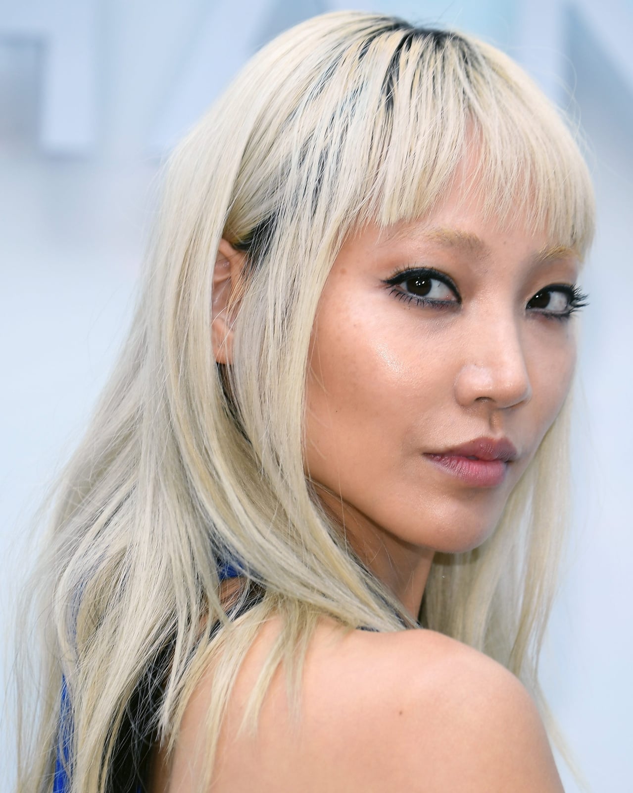 Fine Bob With Side Swept Bangs In Platinum Blonde Fine Bob With Side Swept Bangs In Platinum Blonde — Simple Platinum Blonde