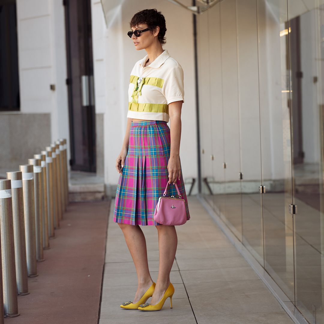 Plaid Pleated Midi Skirt with a White Polo Shirt — Simple Pleated Skirt Outfits