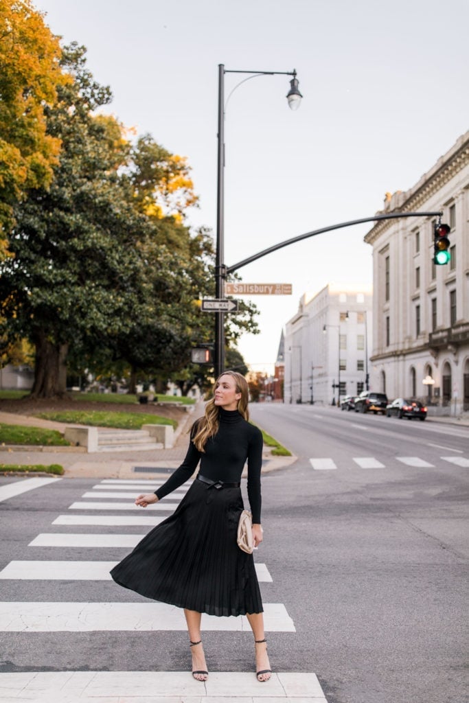 Black Pleated Midi Skirt with a Black Turtleneck — Simple Pleated Skirt Outfits