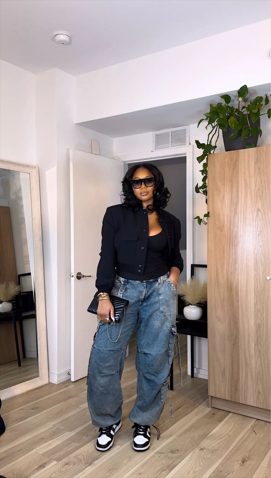 Oversized Baggy Jeans With Cropped Jacket — Simple Rap Concert Outfits