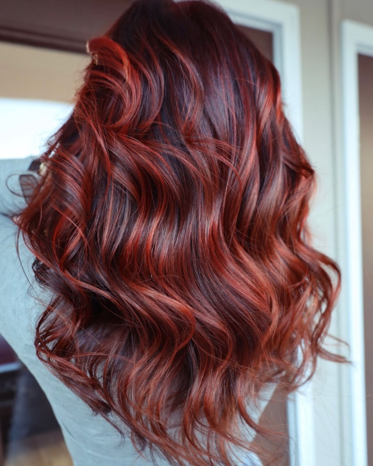 Deep Red Base With Lighter Red Dimension Mid-Back — Simple Red Highlights