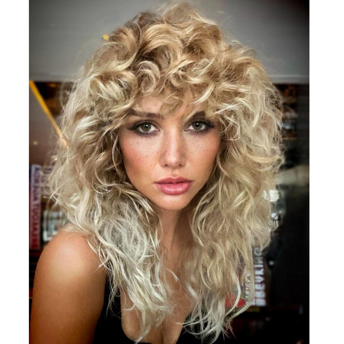 Shoulder Ash Blonde Shag Shoulder Ash Blonde Shag — Simple Shag Haircut